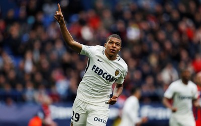 明博电竞焦点-乌克兰队遭遇不公判罚失分