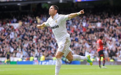 明博电竞热评-亚马尔首秀后父亲哭了